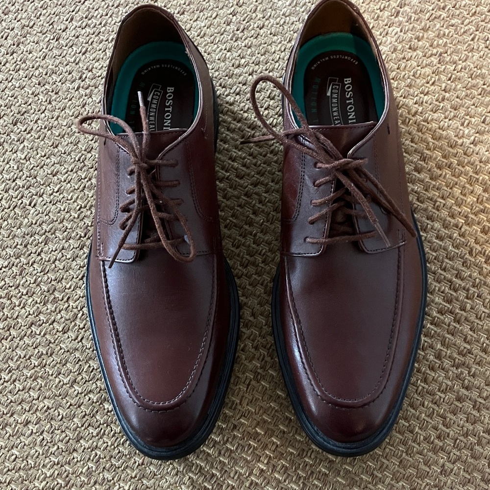 Men’s Bostonian Commonwealth Brown shoes - like NEW size 8.5